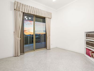 8 Rossiter Way, Winthrop