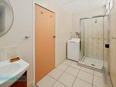 2 Wollemi Cl, Woodgate