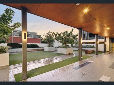 102/172 Railway Parade, West Leederville