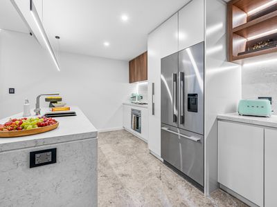 12 Rothschild Avenue, Rosebery