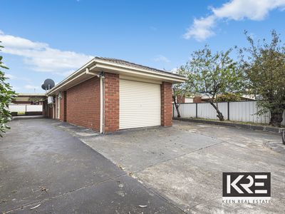 37 Hall Road, Carrum Downs