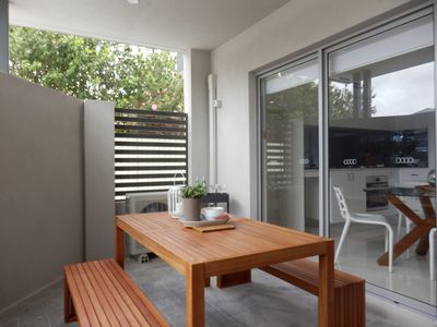 Unit 2/3 Leeder Street, Glendalough