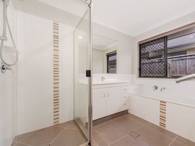 12 Piping Court, Raceview