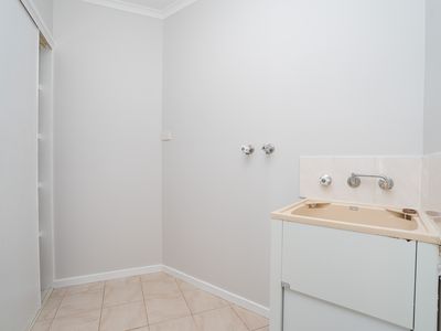 2 / 10 THRUSH COURT, West Wodonga