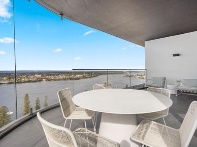 1702 / 63 Kishorn Road, Mount Pleasant