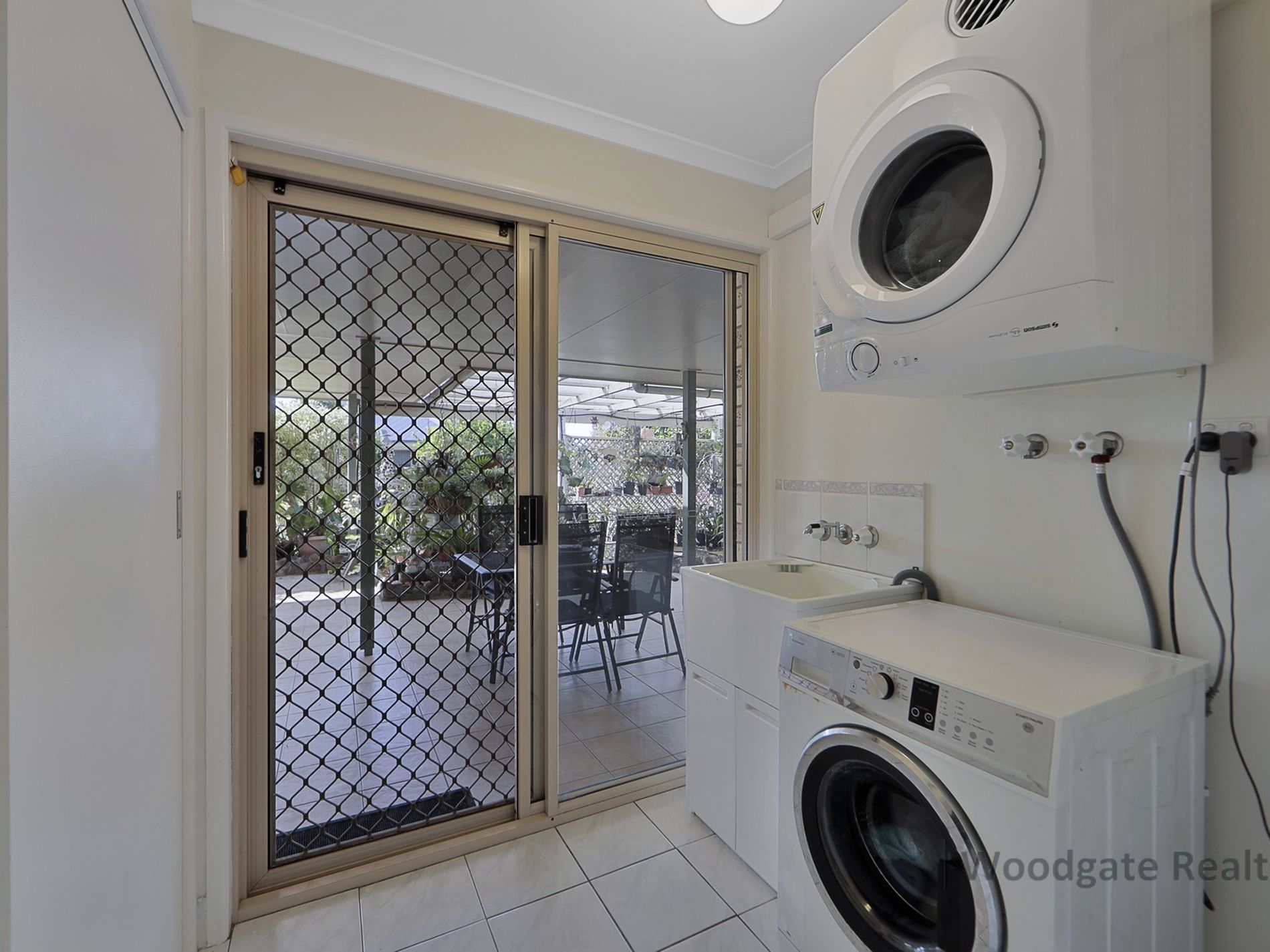 5 Hussar Ct, Woodgate