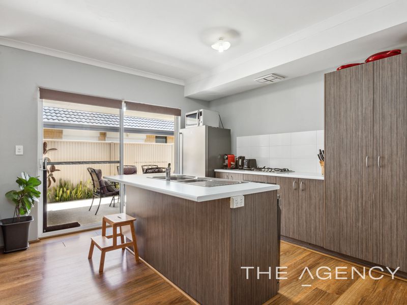 30 Hayeswater Circuit, Waikiki