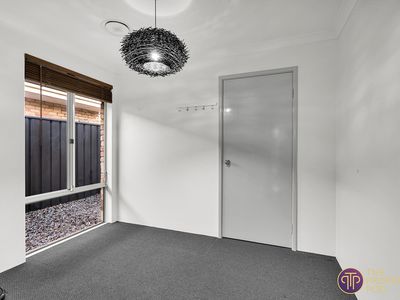 6 Baxter Close, Huntingdale