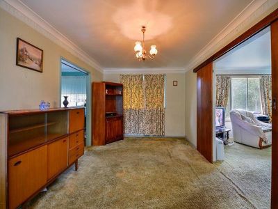 2 Ross Cres, Blaxland