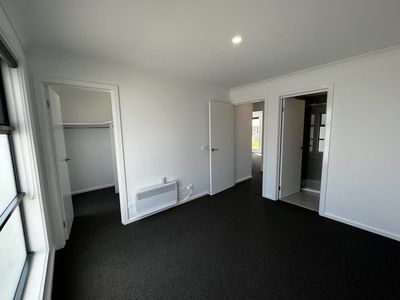 60 Merribrook Boulevard, Clyde