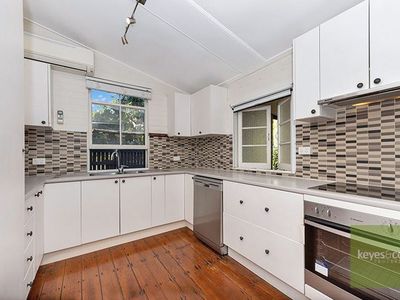 33 Estate Street, West End
