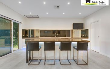 12 Gordon Avenue, Summerland Point