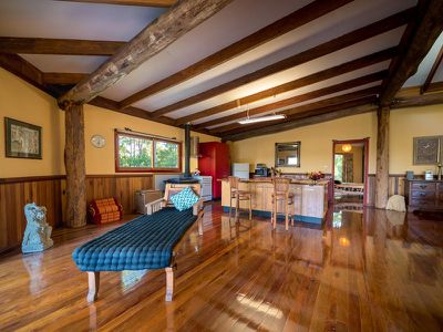 486 Davis Road, Jiggi