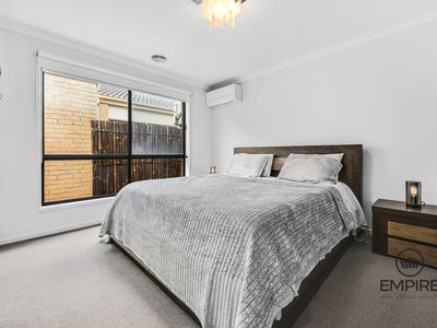 10 Hollybush Avenue, Clyde