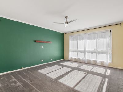 18 Picton Court, Sale
