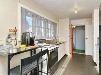 1 / 38 Fenchurch Street, Redwood