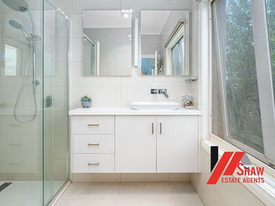 2 TEESIDE COURT, Sanctuary Lakes