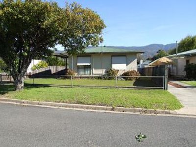 9 Wermatong Avenue, Mount Beauty