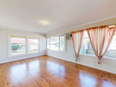 2 CORBETT AVENUE, Dubbo
