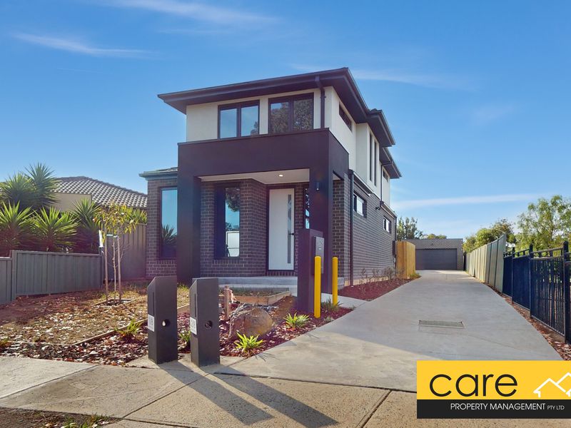 1 / 8 Munro Drive, Wyndham Vale