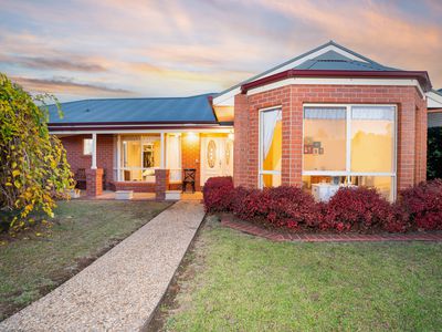 3 AVONDALE DRIVE, Wodonga