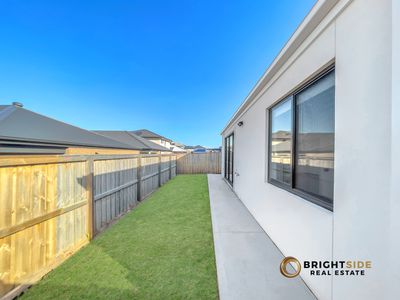 11 Gippsland Avenue, Clyde North