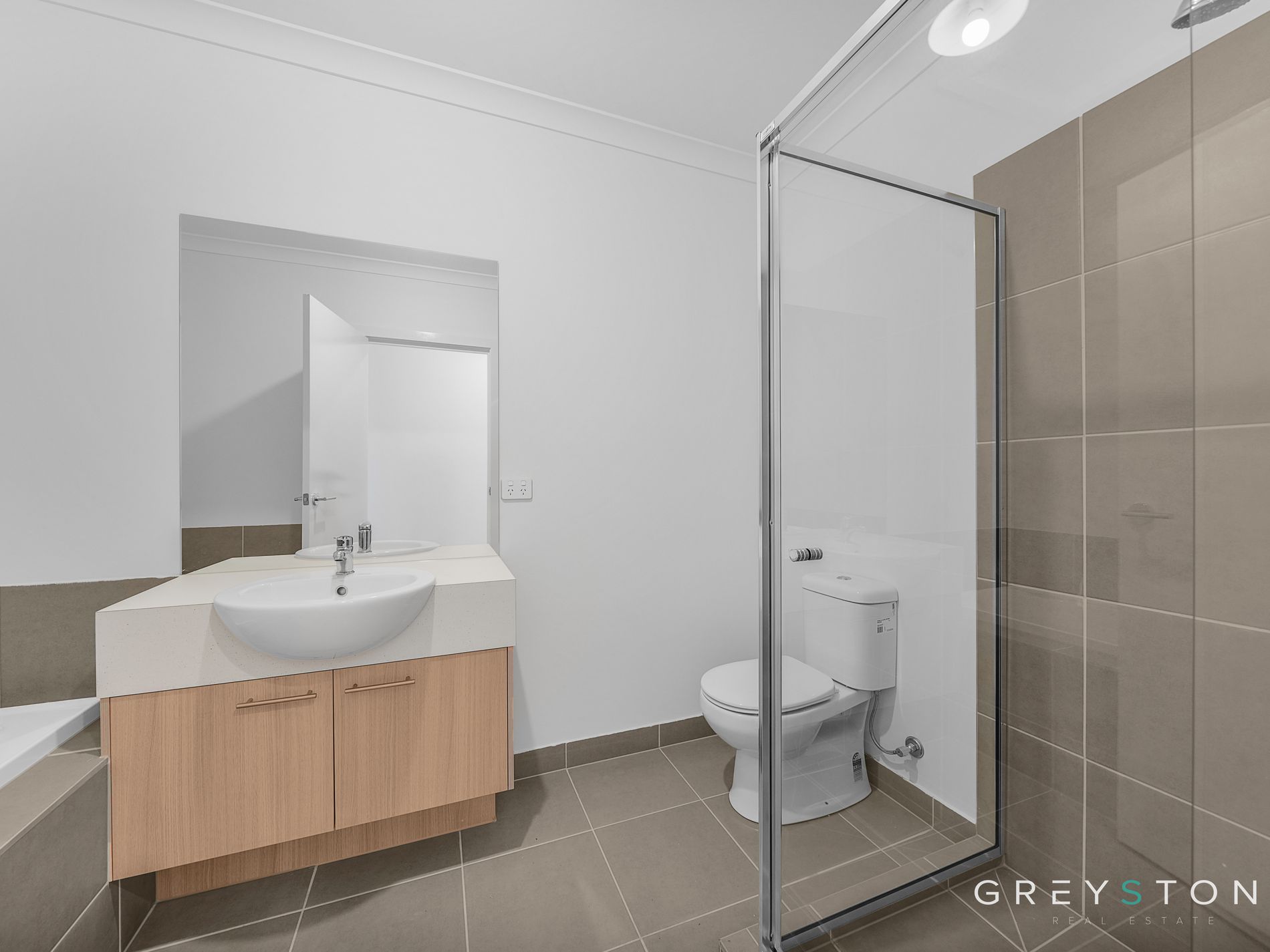 6 Distaff Way, Rockbank