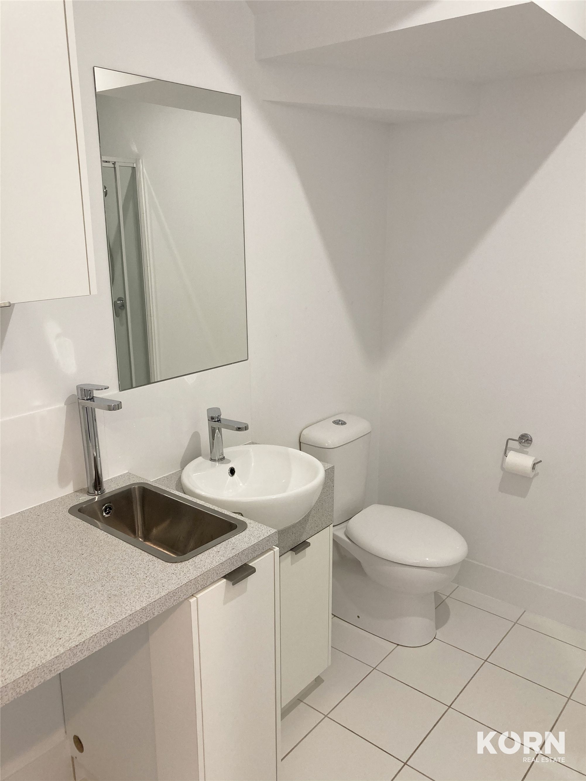 213 East Parkway, Lightsview