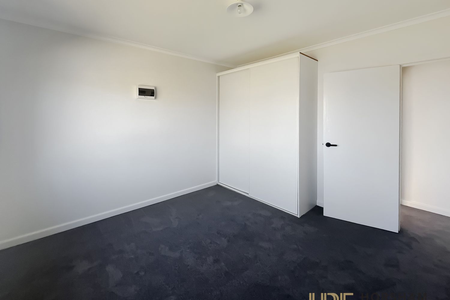 6 Queen Street, Horsham