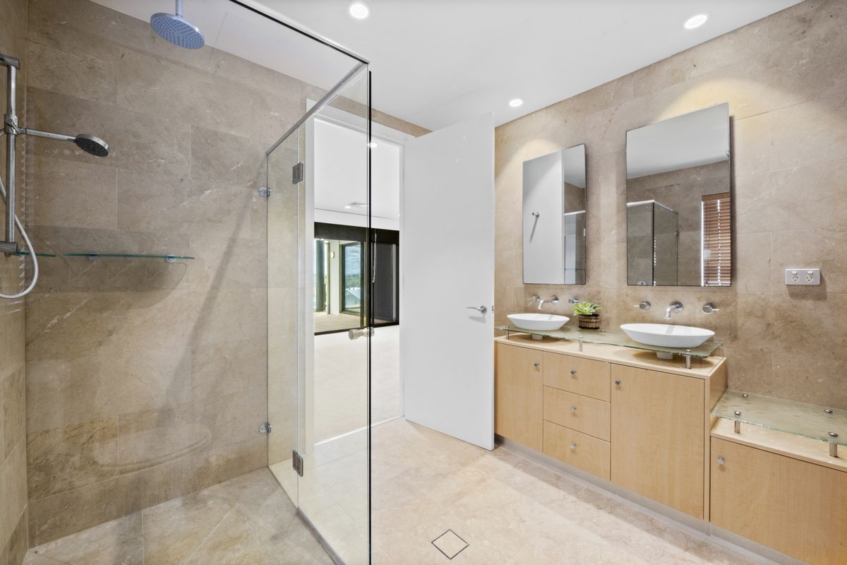 8 / 29 Hutton Road, The Entrance