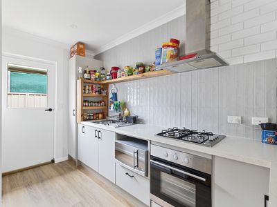 1 / 23 Tallarook Street, Seymour