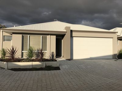 8/12 Willespie Drive, Pearsall