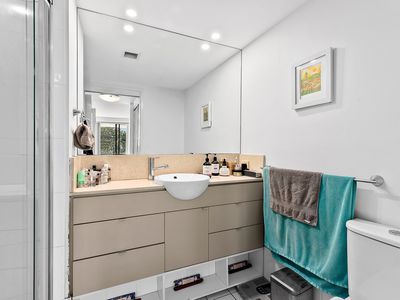 1035 / 18 Manning Street, Milton