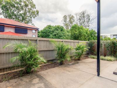 2/127 Jones Road, Carina Heights