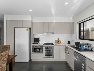 1 / 8 Wakefield Street, Alderley
