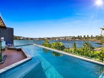 7 Marina Court, Hope Island