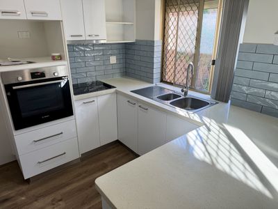 23 / 2 Theakston Green, Leeming