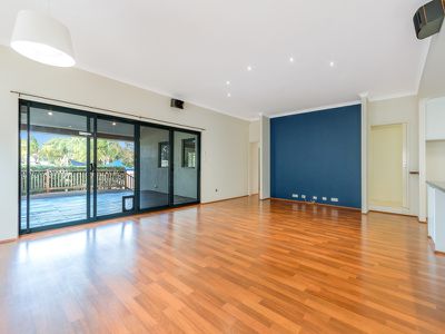 7 Verona Cres, Falcon