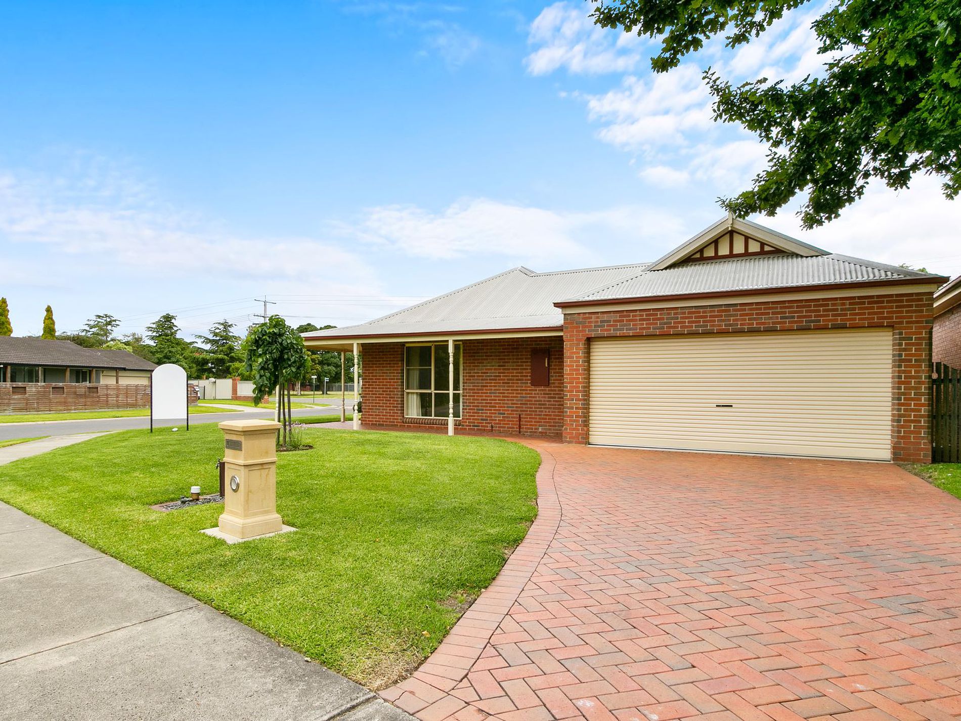 1 Cranswick Crescent, Sale