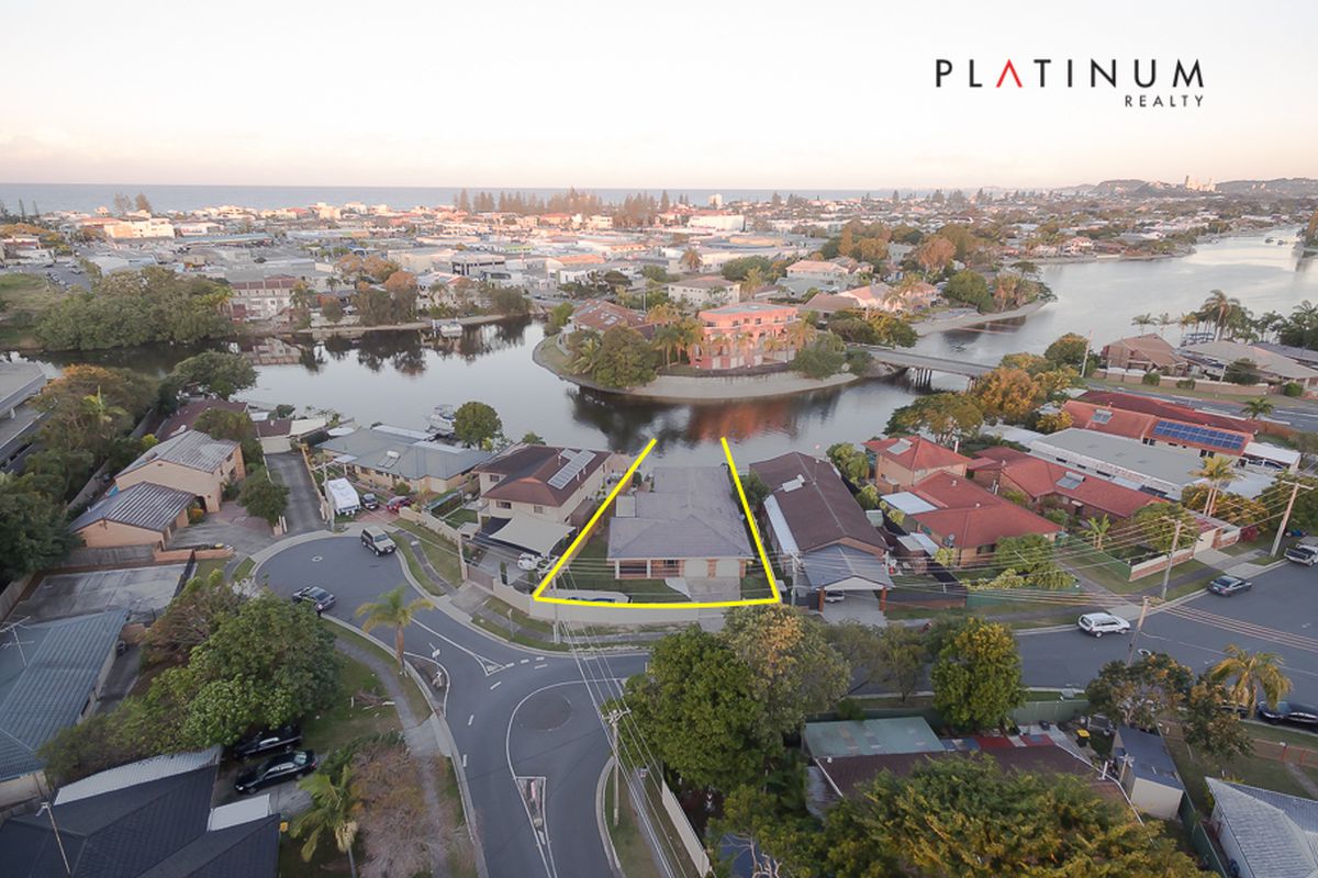 13 LE MANS DRIVE, Mermaid Waters