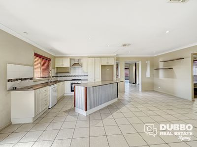 22 Cardiff Arms Avenue, Dubbo