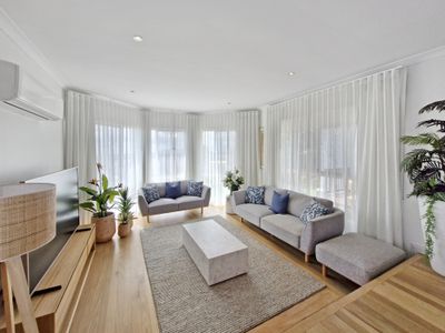 24 Crouch Avenue, Atherton