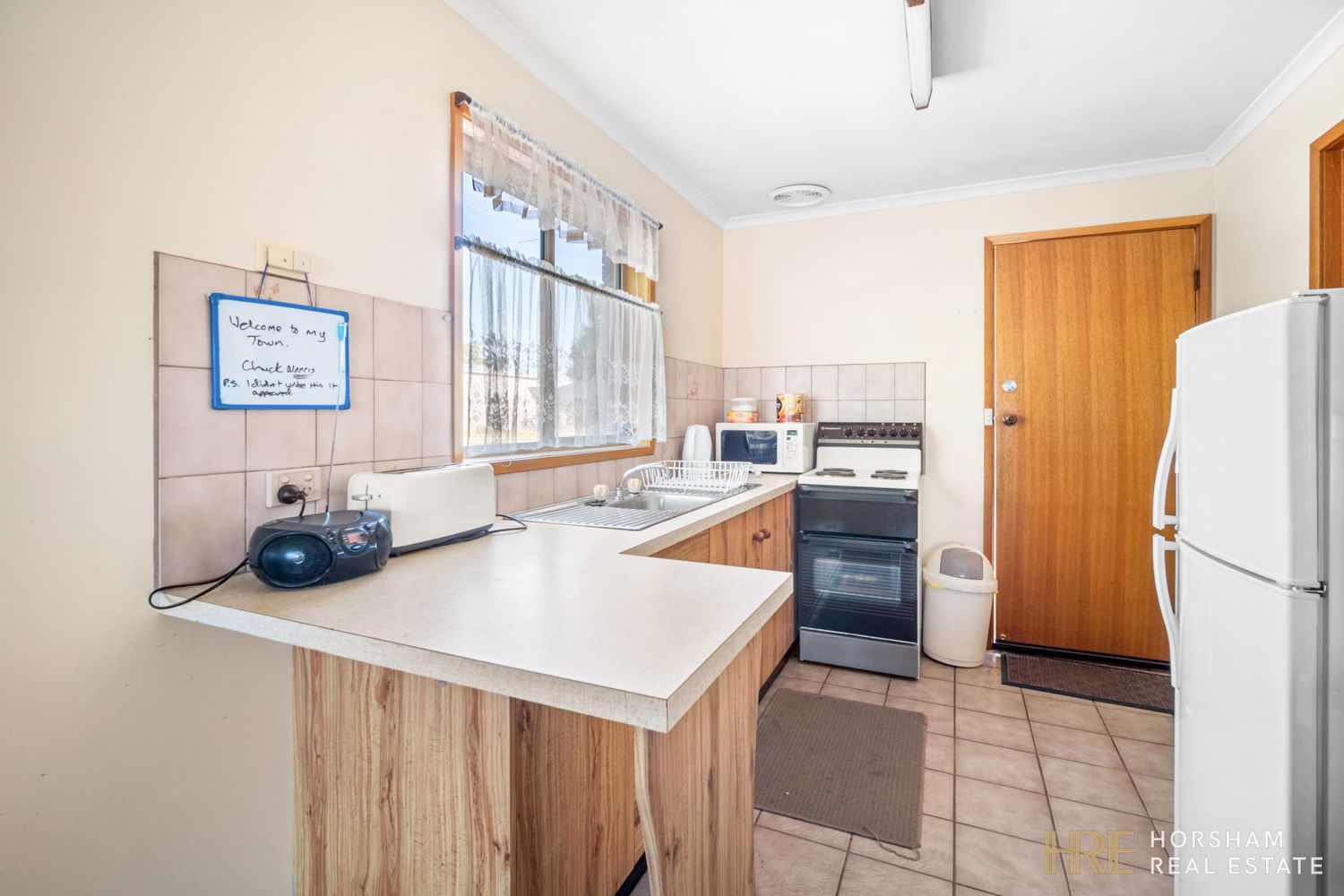 1 / 12 Remlaw Road, Horsham