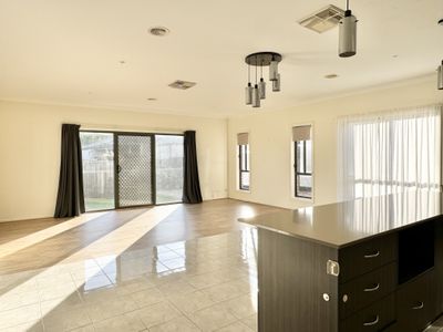 40 Grovedale Way, Manor Lakes