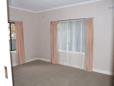 16 Lakeside Avenue, Mount Beauty