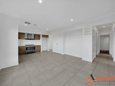 10 Nitre Street, Manor Lakes