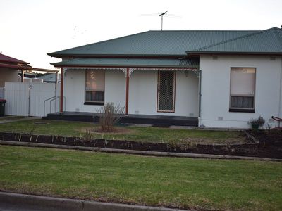 8 Nitschke Street, Millicent