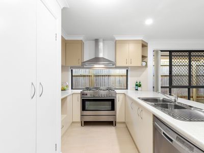 21 Worchester Crescent, Wakerley