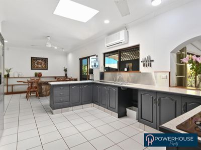 28 Maple Street, Holloways Beach