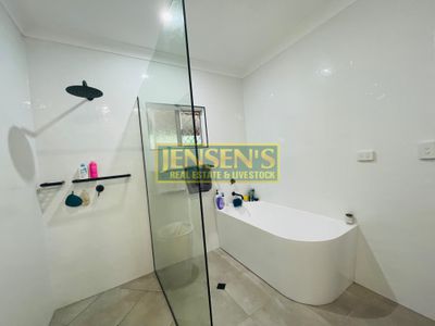 21 Simpson Street, Columbia